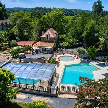キャンプ場 Le Moulin Du Bleufond モンティニャック
