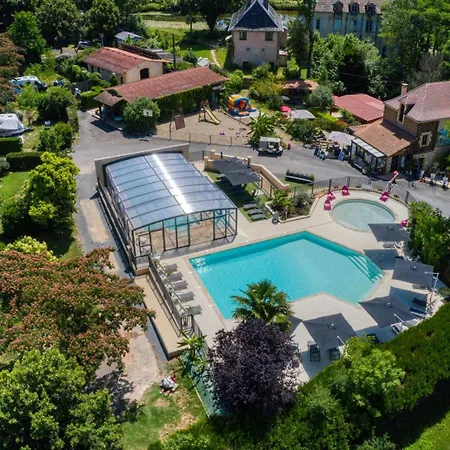 キャンプ場 Le Moulin Du Bleufond モンティニャック